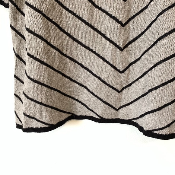 Laura Plus Shiny Silver & black stripped Blouse 2X - Picture 2 of 13